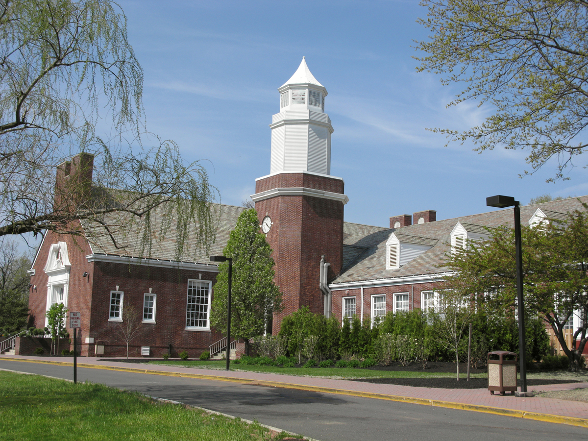 Woodbridge Academy Magnet School